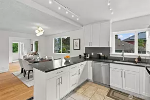 1723 NE 92nd St, Seattle, WA 98115 - Photo 20