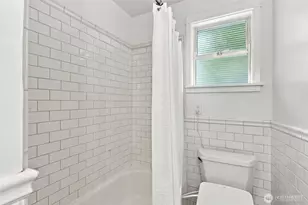 1723 NE 92nd St, Seattle, WA 98115 - Photo 32