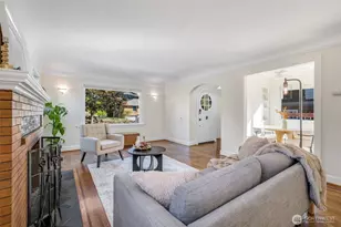 8007 Wallingford Ave N, Seattle, WA 98103 - Photo 2