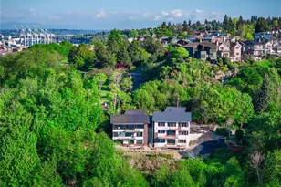 1019 California Ln SW, Seattle, WA 98116 - Photo 10