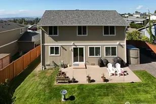 2815 74th Dr NE, Marysville, WA 98270 - Photo 2