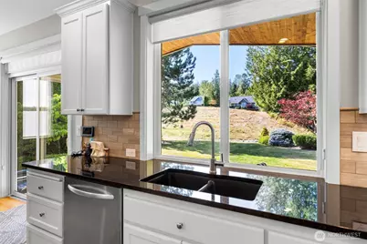 4701 Parkview Lane, Mount Vernon, WA 98274 - Photo 12