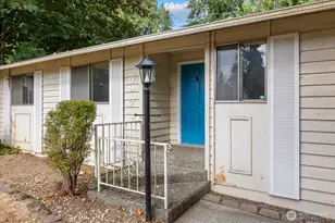 9917 38th Pl SE, Lake Stevens, WA 98258 - Photo 2