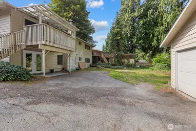 9917 38th Place SE, Lake Stevens, WA 98258 - Photo 32