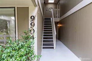 9904 NE 124th St, Kirkland, WA 98034 - Photo 4