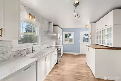 803 Fowler Street, Raymond, WA 98577 - Photo 8