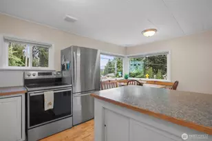 5901 Oceanview Blvd NE, Bremerton, WA 98311 - Photo 18