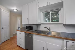 5901 Oceanview Blvd NE, Bremerton, WA 98311 - Photo 14