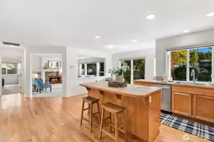 8748 NE Rosario Pl, Bainbridge Island, WA 98110 - Photo 10