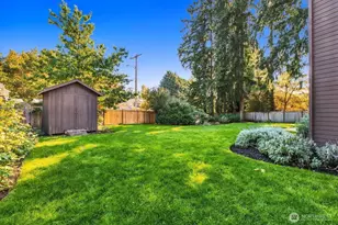 8748 NE Rosario Pl, Bainbridge Island, WA 98110 - Photo 34