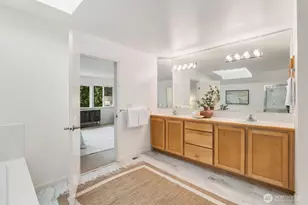 8748 NE Rosario Pl, Bainbridge Island, WA 98110 - Photo 24
