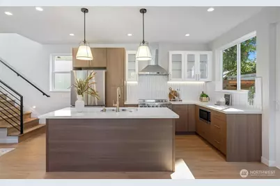121 N 136th Street, Seattle, WA 98133 - Photo 4