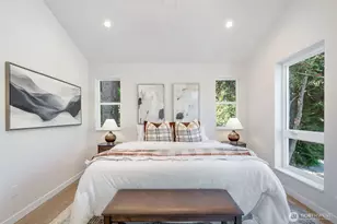 121 N 136th St, Seattle, WA 98133 - Photo 18
