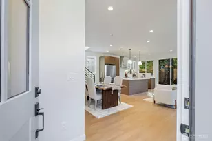 121 N 136th St, Seattle, WA 98133 - Photo 2