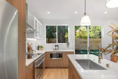 121 N 136th Street, Seattle, WA 98133 - Photo 6