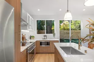 121 N 136th St, Seattle, WA 98133 - Photo 6