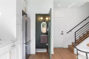 127 N 136th St, Seattle, WA 98133 - Photo 12