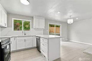 16135 Densmore Ave N, Shoreline, WA 98133 - Photo 10