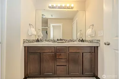 1737 Hillcrest Loop, Mount Vernon, WA 98274 - Photo 16