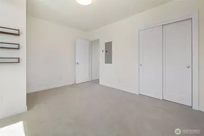 4630 Linden Avenue N, Seattle, WA 98103 - Photo 16