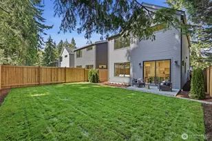 10026 Slater Ave NE, Kirkland, WA 98033 - Photo 2