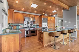 13210 Holmes Point Dr NE, Kirkland, WA 98034 - Photo 14