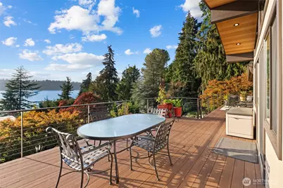 13210 Holmes Point Drive NE, Kirkland, WA 98034 - Photo 8