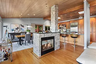 13210 Holmes Point Dr NE, Kirkland, WA 98034 - Photo 10