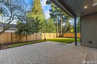 1020 107th Avenue SE, Bellevue, WA 98004 - Photo 32