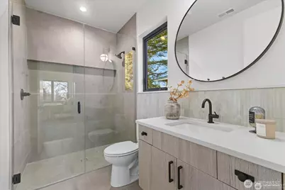 1020 107th Avenue SE, Bellevue, WA 98004 - Photo 26