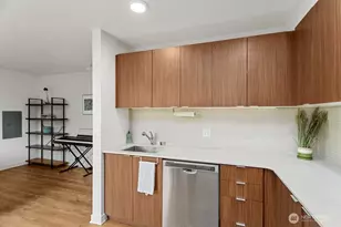 1601 N 45th St, Seattle, WA 98103 - Photo 10