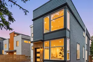 3035 A 21st Ave W, Seattle, WA 98199 - Photo 2