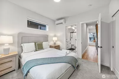 5240 Brooklyn Avenue NE #A, Seattle, WA 98105 - Photo 18