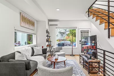 5240 Brooklyn Avenue NE #A, Seattle, WA 98105 - Photo 4