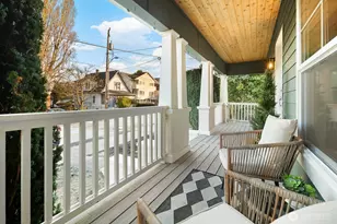 3037 21st Ave W, Seattle, WA 98199 - Photo 2