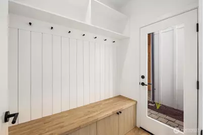 520 N 102nd Street, Seattle, WA 98133 - Photo 16