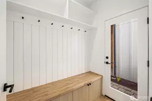 520 N 102nd St, Seattle, WA 98133 - Photo 16