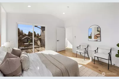 520 N 102nd Street, Seattle, WA 98133 - Photo 12
