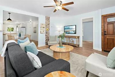 733 N 97th  Street, Seattle, WA 98103 - Photo 8