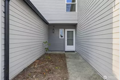 6704 S 239th Place #B102, Kent, WA 98032 - Photo 2