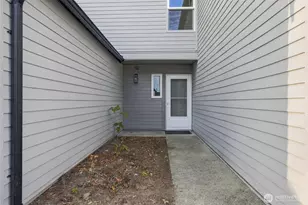 6704 S 239th Pl, Kent, WA 98032 - Photo 2