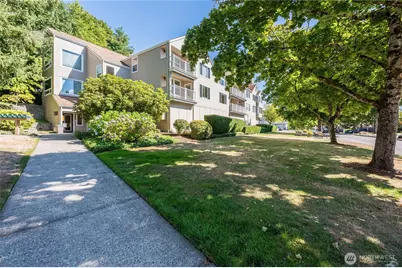 4152 Providence Point Drive SE #104, Issaquah, WA 98029 - Photo 2
