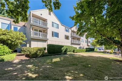 4152 Providence Point Drive SE #104, Issaquah, WA 98029 - Photo 1