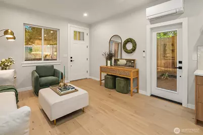10041 38th Avenue NE, Seattle, WA 98125 - Photo 6