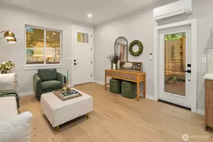 10041 38th Ave NE, Seattle, WA 98125 - Photo 6