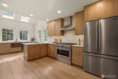 10454 Arrow Point Drive NE, Bainbridge Island, WA 98110 - Photo 10