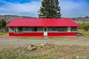 66 State Frontage Road S, Tonasket, WA 98855 - Photo 4