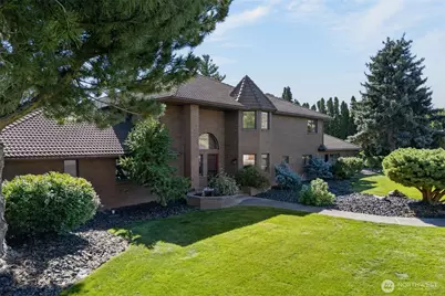 810 D Street SW, Ephrata, WA 98823 - Photo 2
