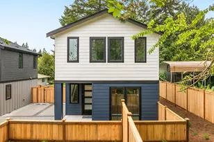 13810 84th Ln NE, Kirkland, WA 98034 - Photo 2