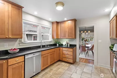 6228 26th Avenue NE, Seattle, WA 98115 - Photo 10